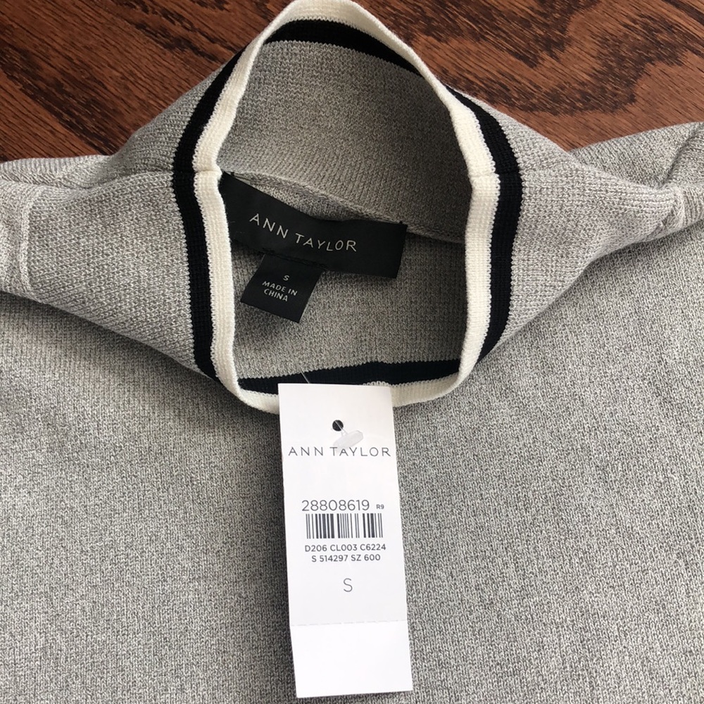 Ann Taylor grey/navy/white sweater/top. NWT - Picture 5 of 8
